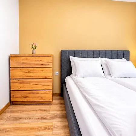 Апартамент Vesta Dew- Modern With Free Parking In