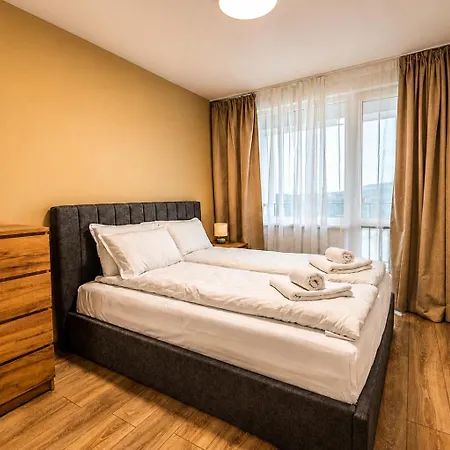 Vesta Dew- Modern With Free Parking In Апартамент